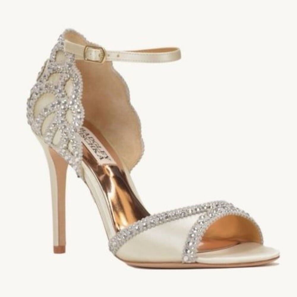 Badgley Mischka Roxy Ankle Strap Crystal Embellished Evening Shoes Ivory 7 Wide